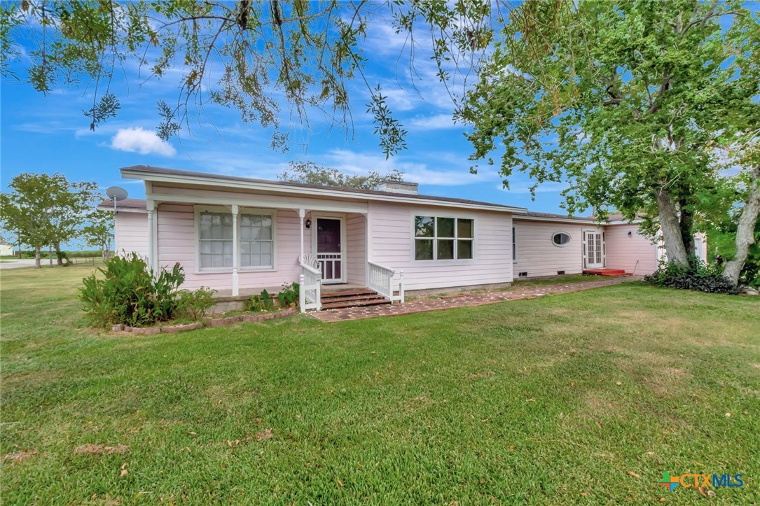 10610 Highway 185 Victoria, TX 77905 - Photo 1 of 31