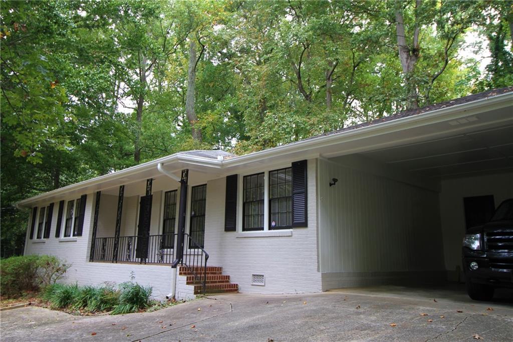 1979 Tall Tree Dr Northeast