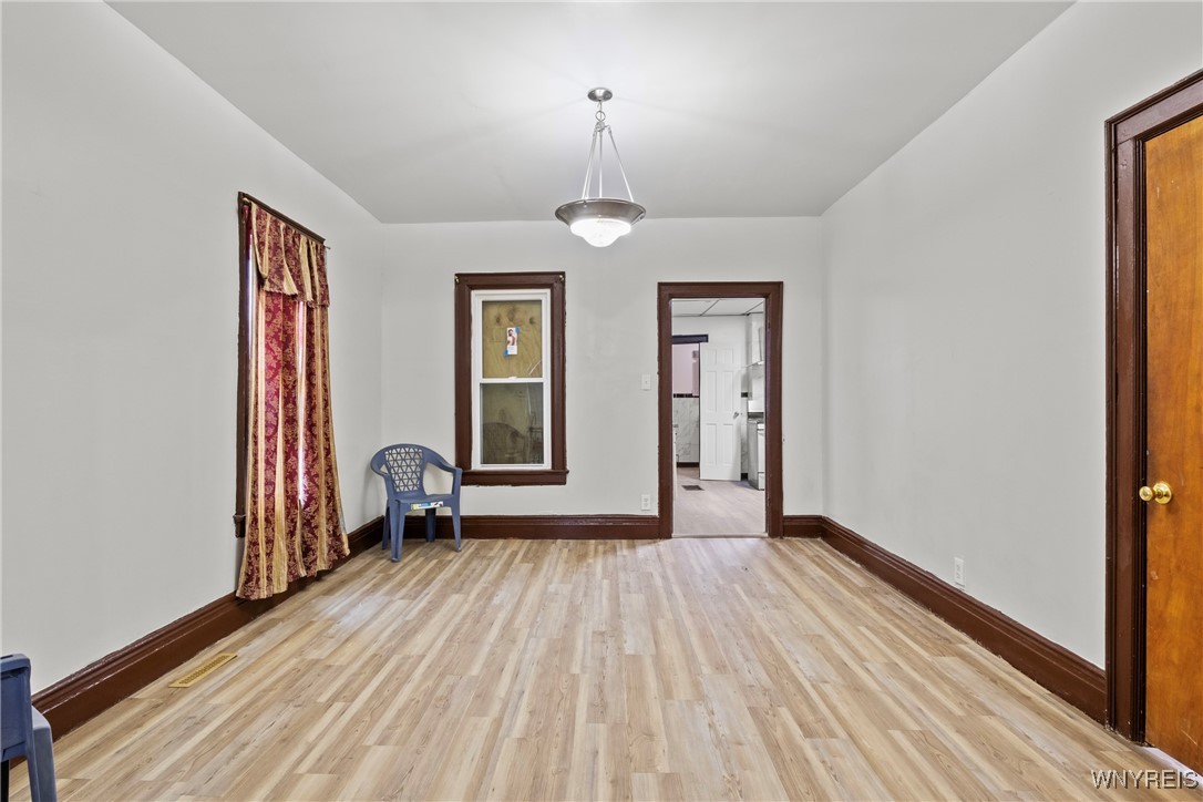 75 Box Avenue Buffalo, NY 14211 - Photo 6 of 40