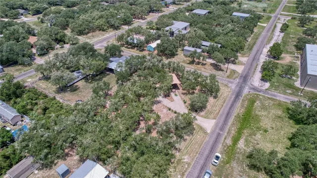 $238,000 | 527 Traylor Avenue, Rockport, TX 78382