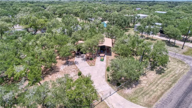 $238,000 | 527 Traylor Avenue, Rockport, TX 78382