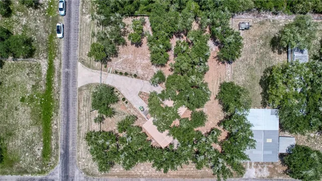 $238,000 | 527 Traylor Avenue, Rockport, TX 78382