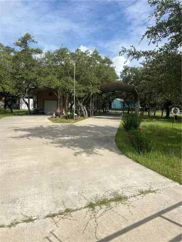 $238,000 | 527 Traylor Avenue, Rockport, TX 78382