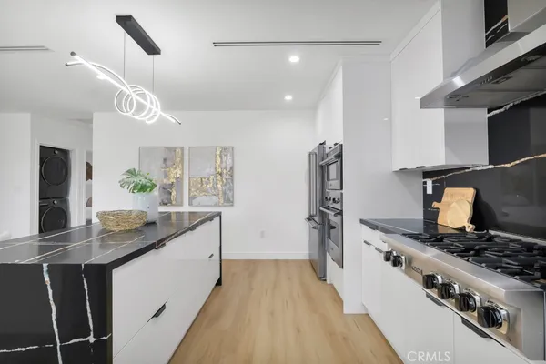 $1,990,000 | 2115 West Clark Avenue, Burbank, CA 91506