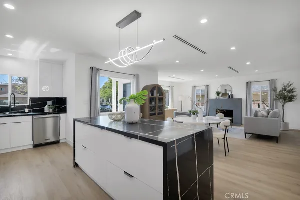 $1,990,000 | 2115 West Clark Avenue, Burbank, CA 91506