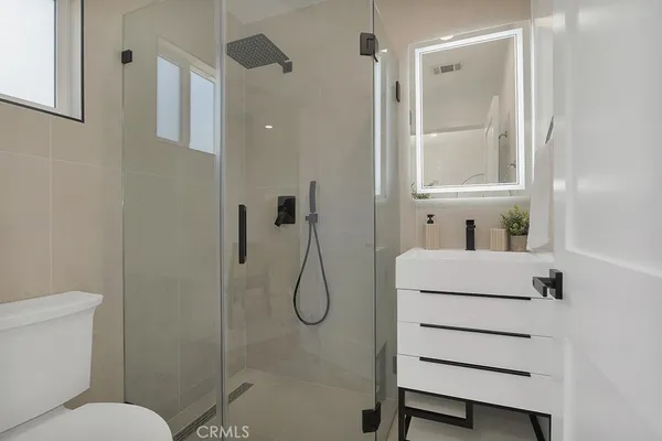 $1,990,000 | 2115 West Clark Avenue, Burbank, CA 91506