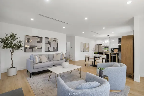 $1,990,000 | 2115 West Clark Avenue, Burbank, CA 91506