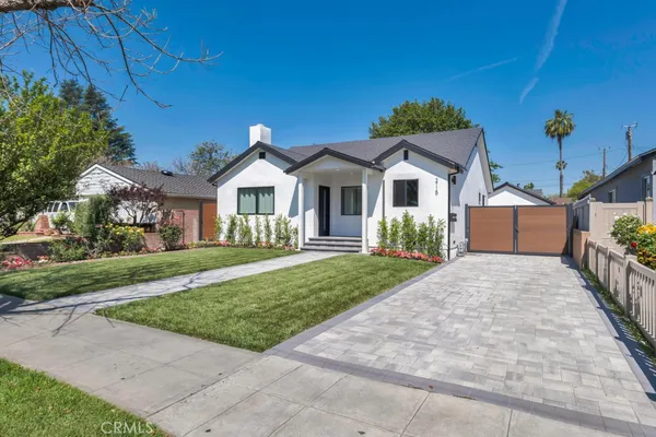 $1,990,000 | 2115 West Clark Avenue, Burbank, CA 91506