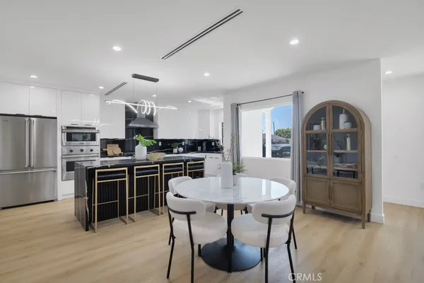 $1,990,000 | 2115 West Clark Avenue, Burbank, CA 91506