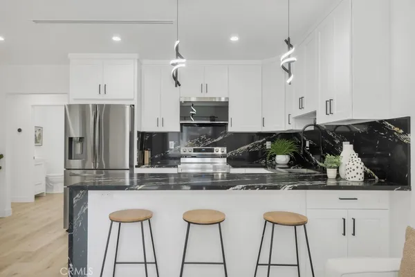 $1,990,000 | 2115 West Clark Avenue, Burbank, CA 91506