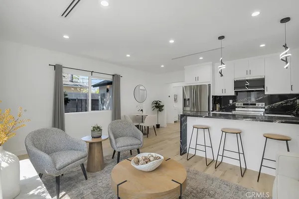 $1,990,000 | 2115 West Clark Avenue, Burbank, CA 91506