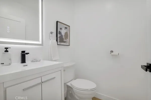 $1,990,000 | 2115 West Clark Avenue, Burbank, CA 91506