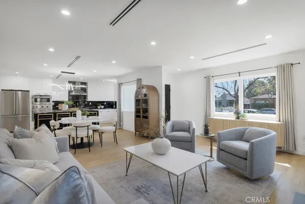 $1,990,000 | 2115 West Clark Avenue, Burbank, CA 91506