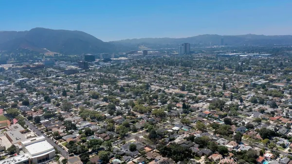$1,990,000 | 2115 West Clark Avenue, Burbank, CA 91506