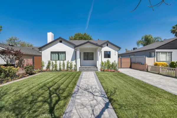 $1,990,000 | 2115 West Clark Avenue, Burbank, CA 91506