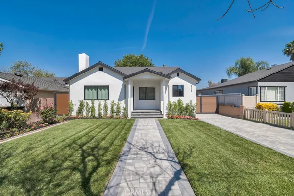 $1,990,000 | 2115 West Clark Avenue, Burbank, CA 91506