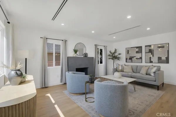 $1,990,000 | 2115 West Clark Avenue, Burbank, CA 91506