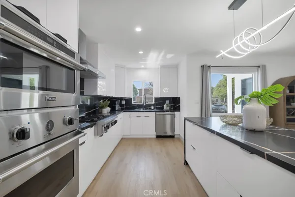 $1,990,000 | 2115 West Clark Avenue, Burbank, CA 91506