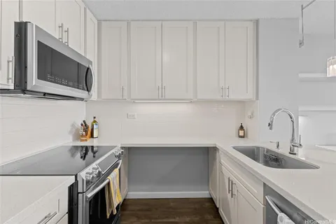 $435,000 | 1717 Mott Smith Drive, Unit 2312, Honolulu, HI 96822