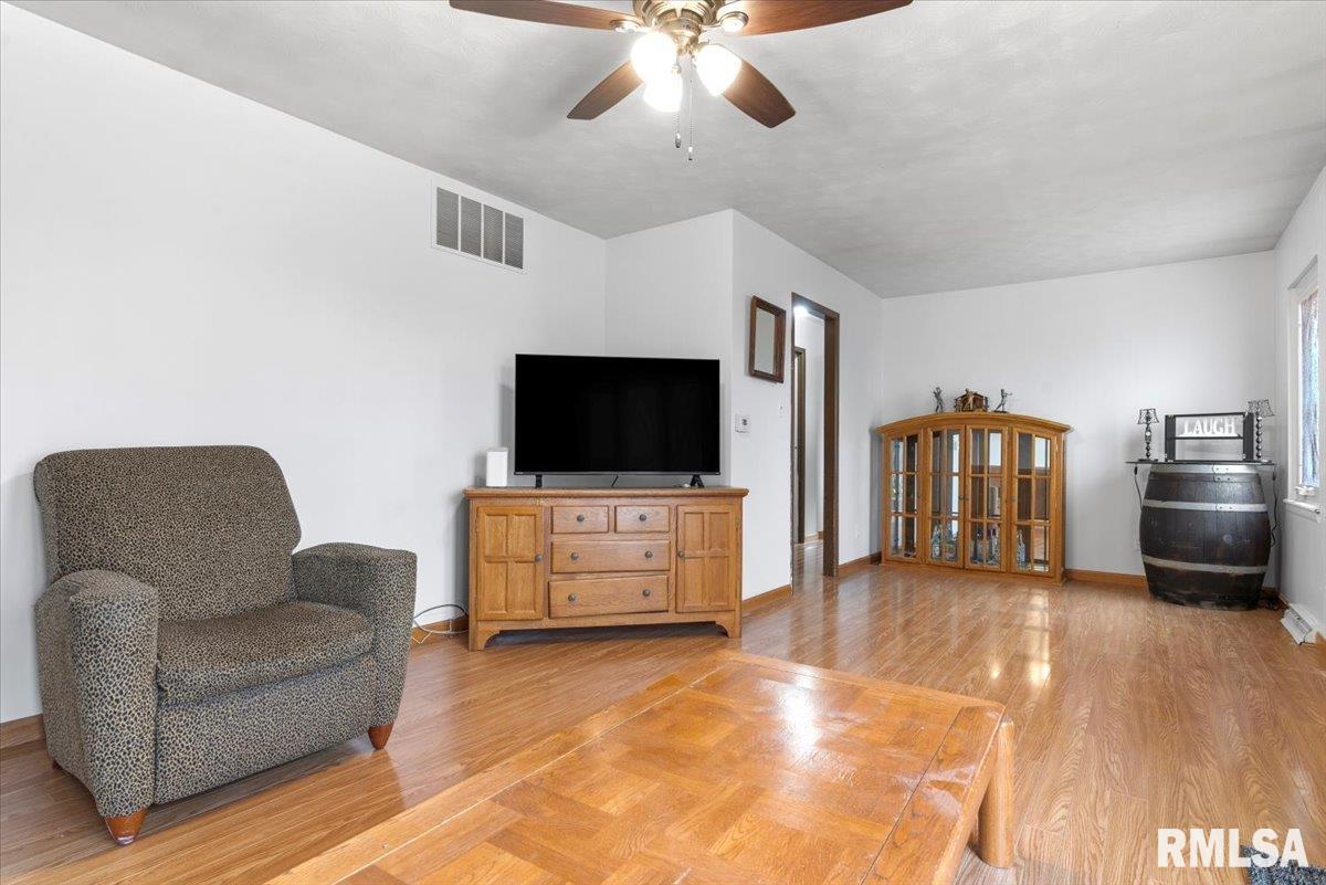 50 Buckingham Road Chatham, IL 62629 - Photo 7 of 41 Gallery Image 7