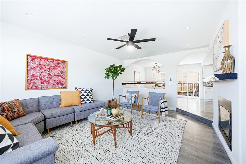 825 West 6th Street, Unit 3 San Pedro, CA 90731 - Photo 4 of 35