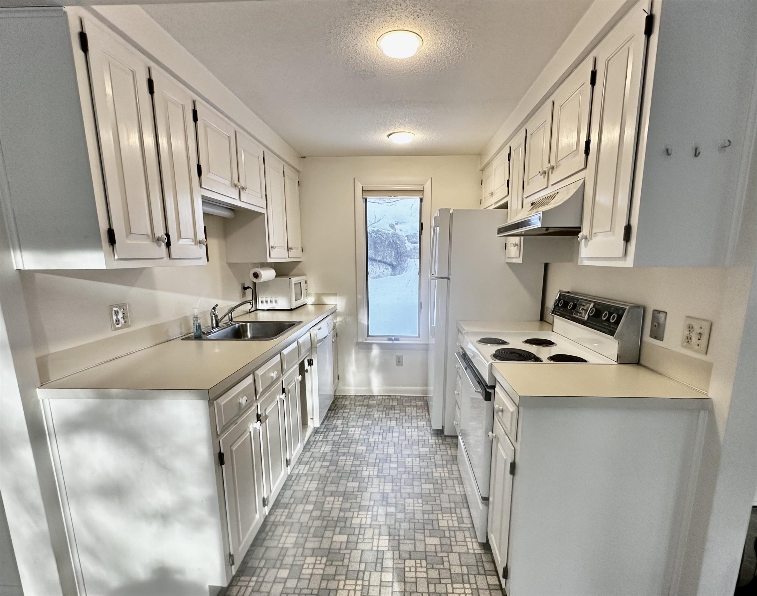 650 Marmot Lane Grantham, NH 03753 - Photo 4 of 22