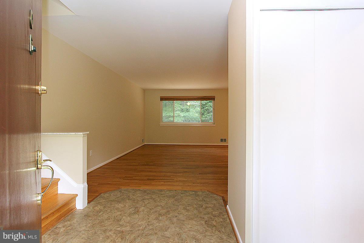 9615 McAlpine Road Silver Spring, MD 20901 - Photo 2 of 28 Interior (General)