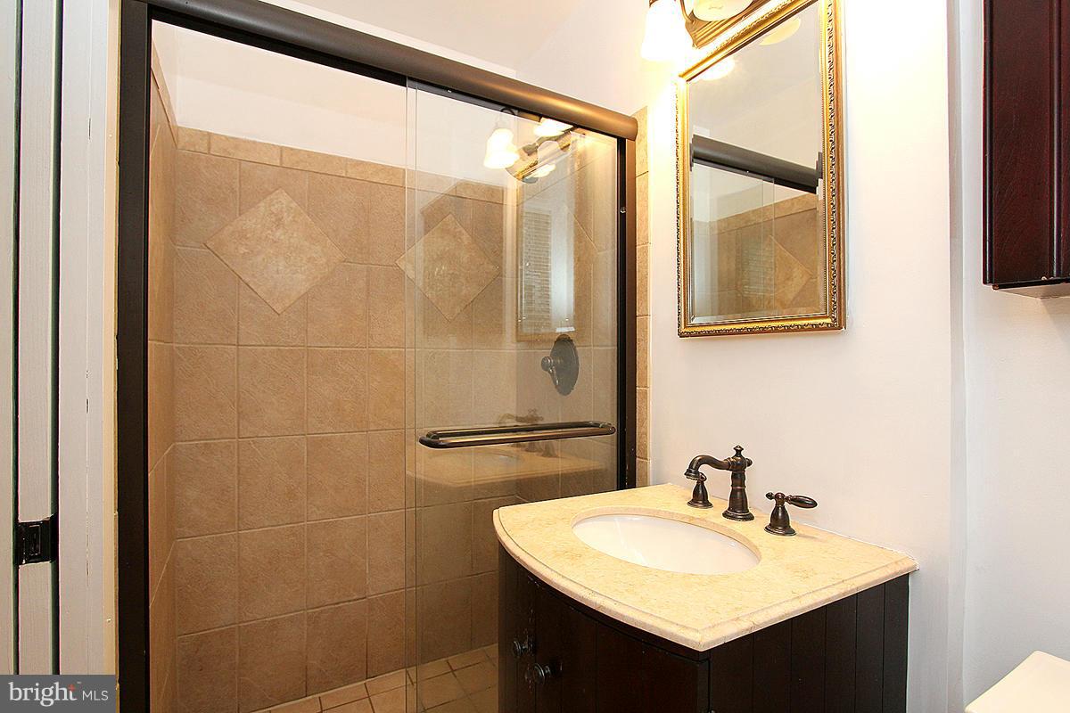 9615 McAlpine Road Silver Spring, MD 20901 - Photo 15 of 28 Bath (Master)