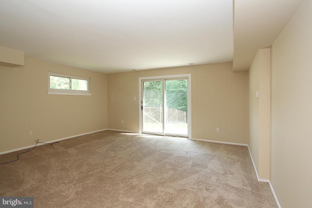 9615 McAlpine Road Silver Spring, MD 20901 - Photo 20 of 28 Family Room