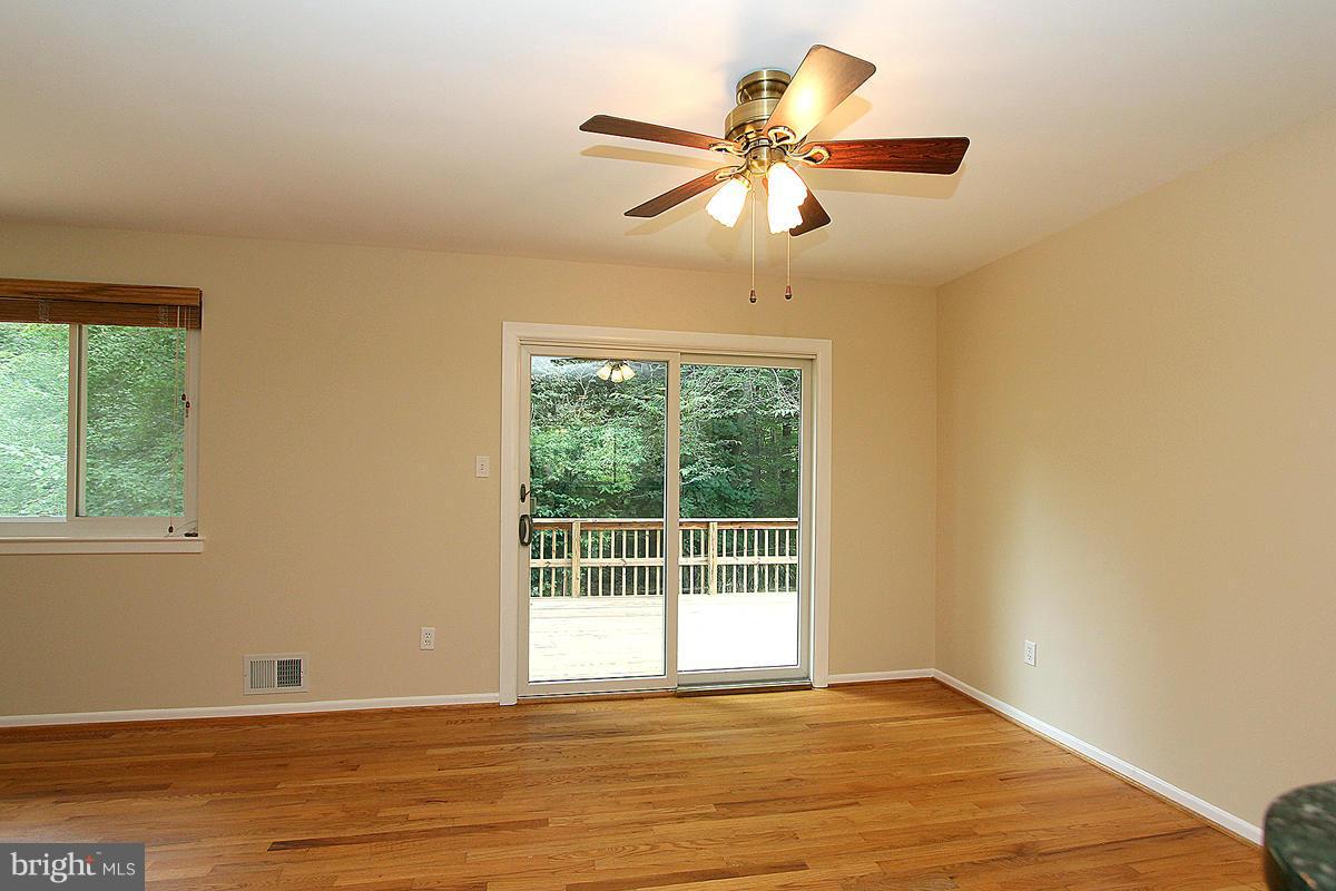 9615 McAlpine Road Silver Spring, MD 20901 - Photo 8 of 28 Kitchen