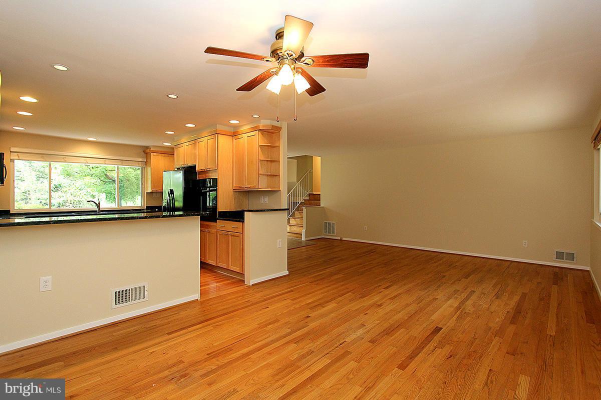 9615 McAlpine Road Silver Spring, MD 20901 - Photo 10 of 28 Dining Room