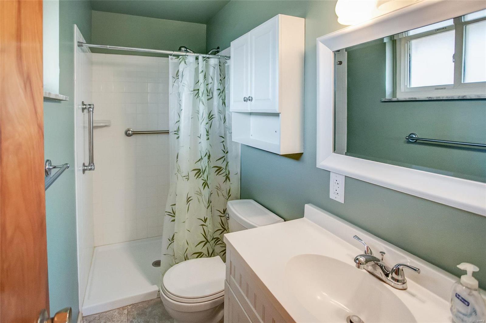 2209 Wedgewood Drive Alton, IL 62002 - Photo 14 of 27