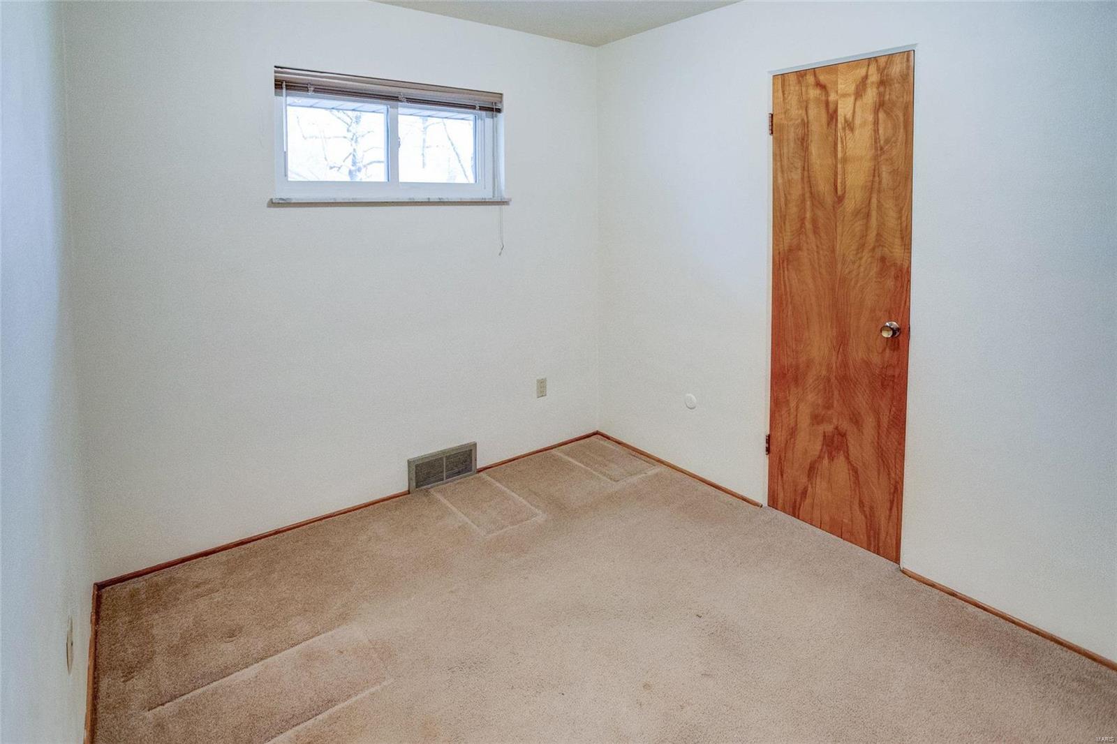 2209 Wedgewood Drive Alton, IL 62002 - Photo 15 of 27