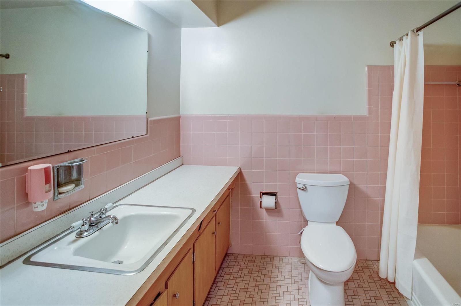 2209 Wedgewood Drive Alton, IL 62002 - Photo 16 of 27