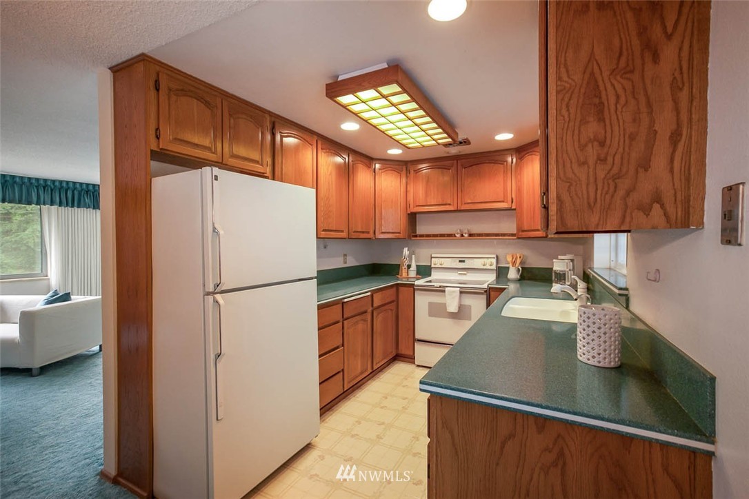 12404 Southeast 158th Street Renton, WA 98058 - Photo 11 of 25
