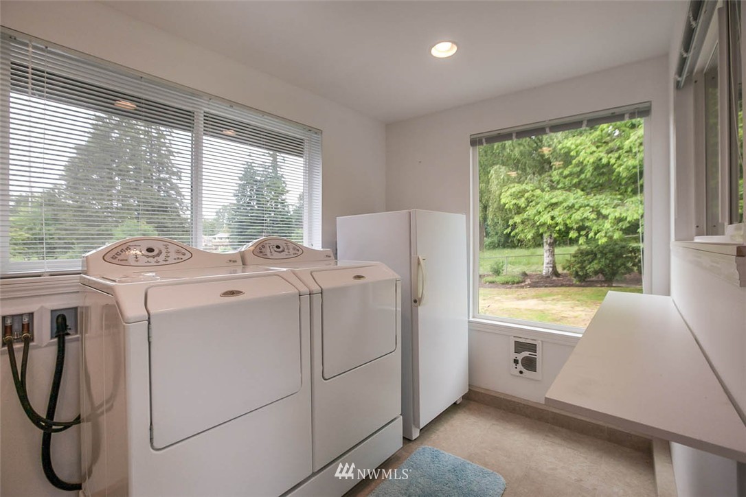 12404 Southeast 158th Street Renton, WA 98058 - Photo 12 of 25