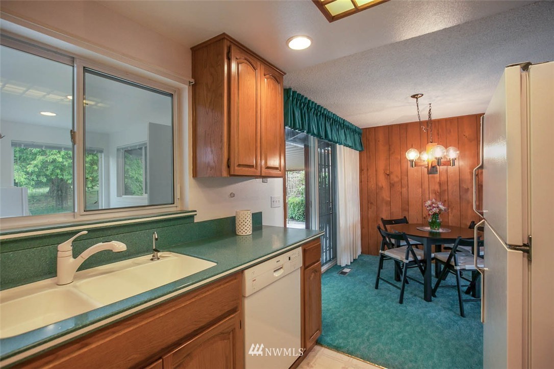 12404 Southeast 158th Street Renton, WA 98058 - Photo 10 of 25