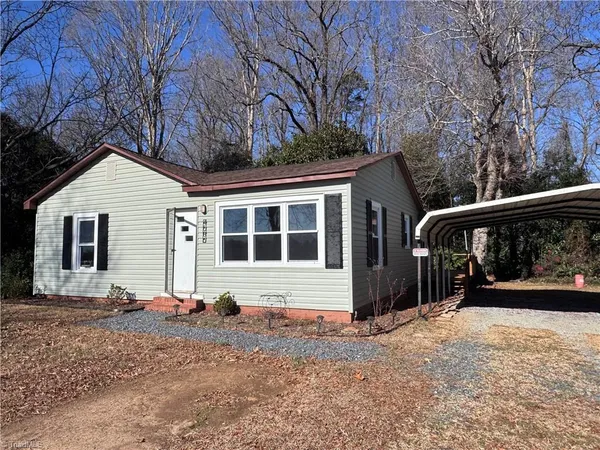 $1,550 | 4586 Starmount Road, Liberty, NC 27298