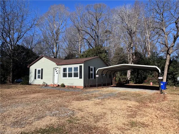 $1,550 | 4586 Starmount Road, Liberty, NC 27298