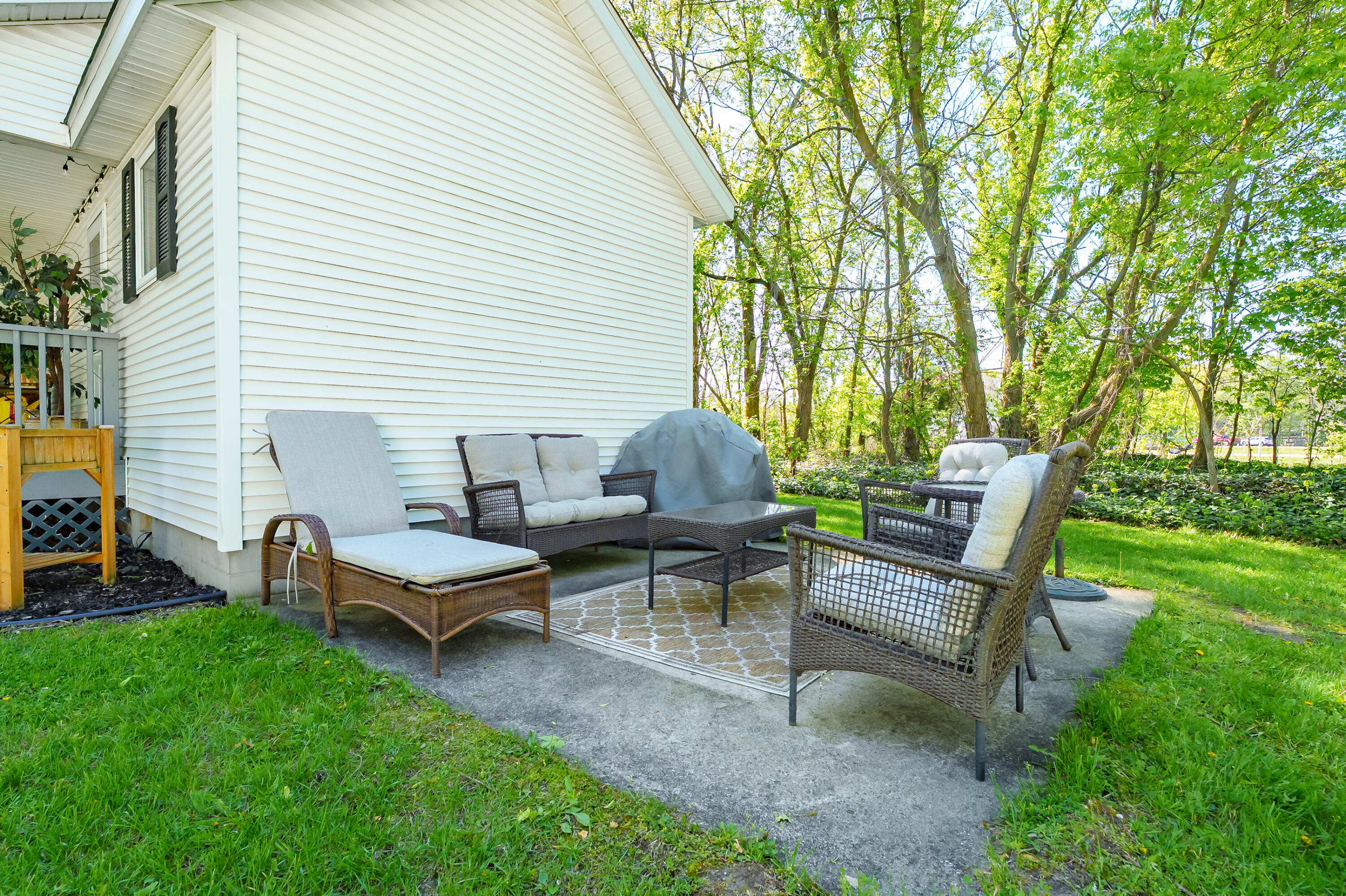 115 Maple Street Plainwell, MI 49080 - Photo 29 of 40 Maple St 115 Plainwell 49080-33