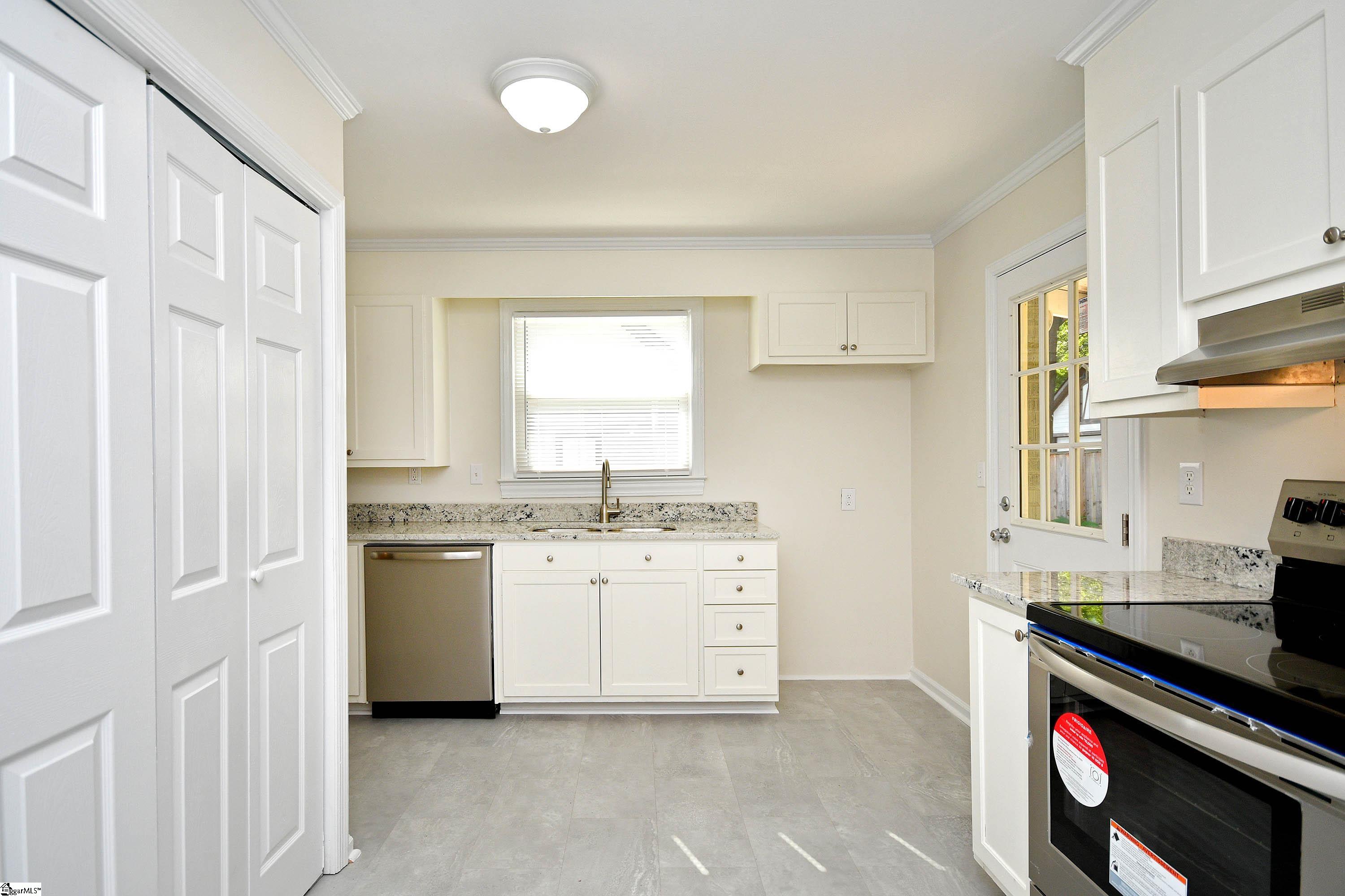 220 Keith Drive Greenville, SC 29607 - Photo 9 of 30