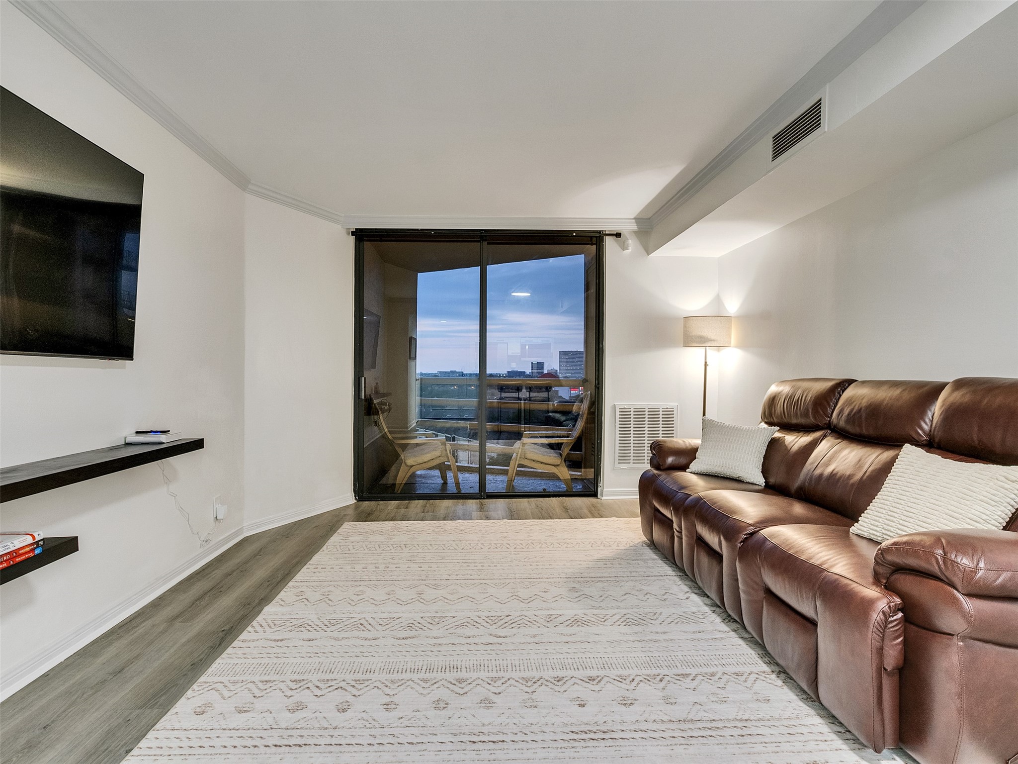 3525 Sage Road, Unit 812 Houston, TX 77056 - Photo 15 of 30 Gallery Image 15
