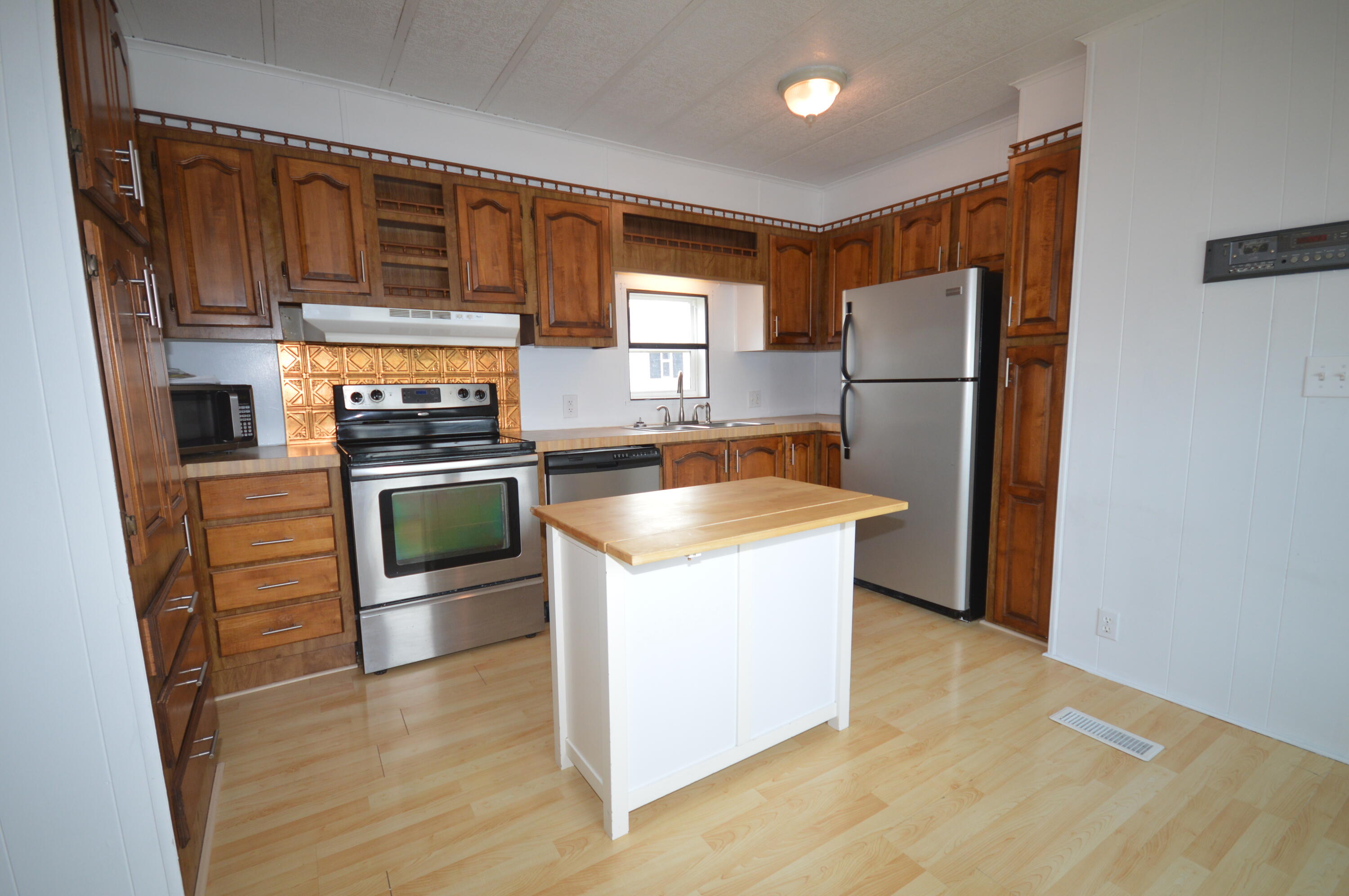 25 B Street Bangor, ME 04401 - Photo 7 of 19 DSC_0058