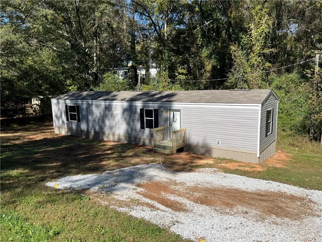 $1,300 | 109 A Towe Street, Seneca, SC 29678