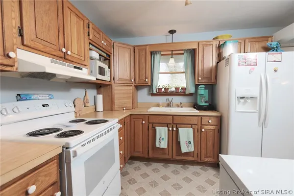 $215,000 | 2724 Hillview Drive, New Albany, IN 47150
