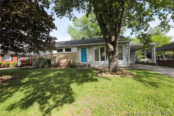 $215,000 | 2724 Hillview Drive, New Albany, IN 47150