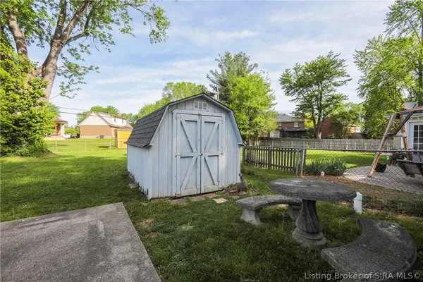 $215,000 | 2724 Hillview Drive, New Albany, IN 47150