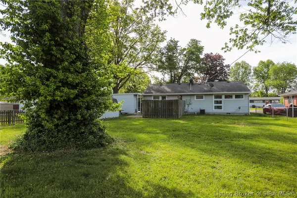 $215,000 | 2724 Hillview Drive, New Albany, IN 47150