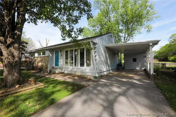 $215,000 | 2724 Hillview Drive, New Albany, IN 47150