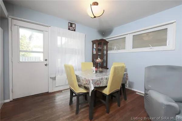 $215,000 | 2724 Hillview Drive, New Albany, IN 47150